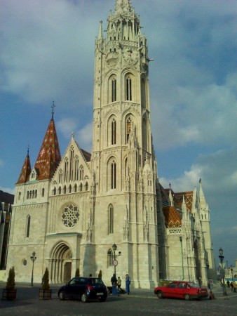 L'Église Mathias sous le soleil